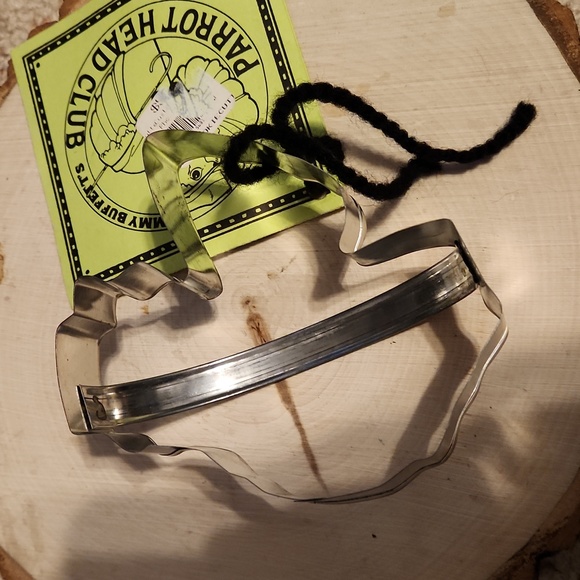 Jimmy Buffet's Margaritaville Parrot Head Club Cookie Cutter NEW - Picture 2 of 3